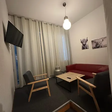 Centre Hotel *