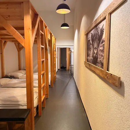 Centre Hotel *