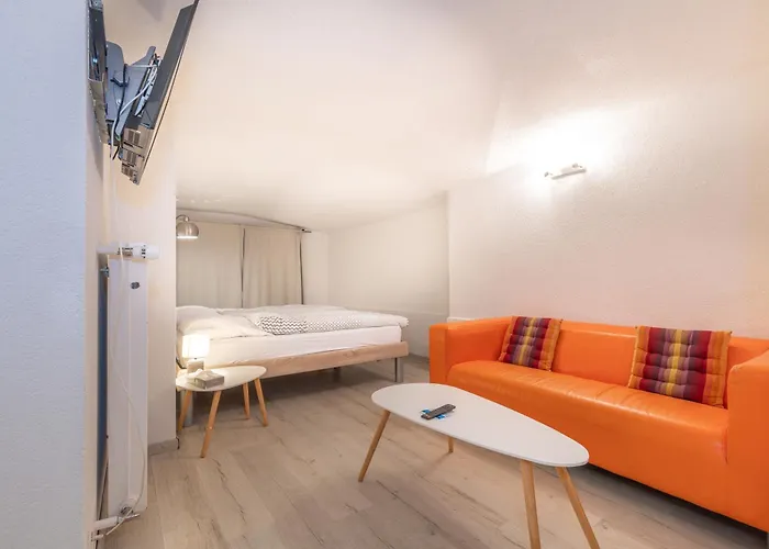 山林小屋 Centre *